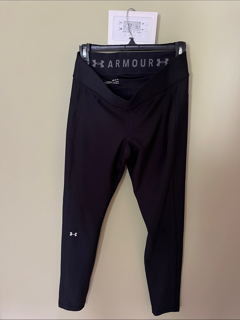 Under Armour Black HeatGear Compression Leggings. Size L.
